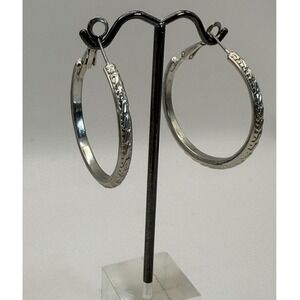 Silver Tone Hoop Earrings with Textured Edge – Classic Everyday Jewelry